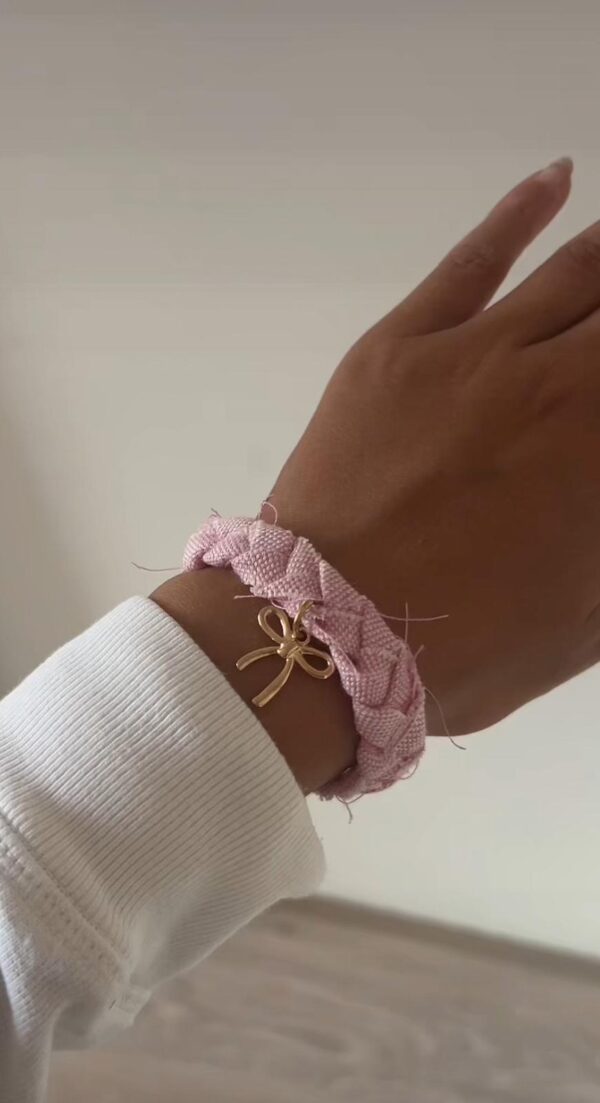 Bow bracelet